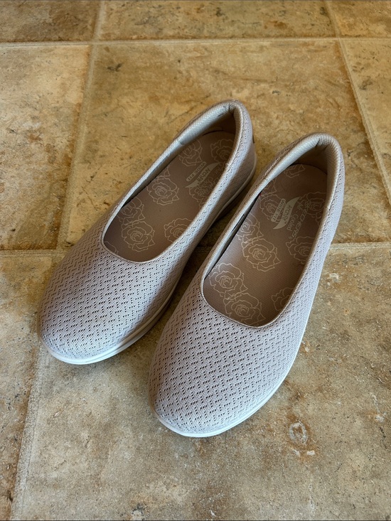 Skechers Shoes - Skechers Slip-on Sneakers/Flats